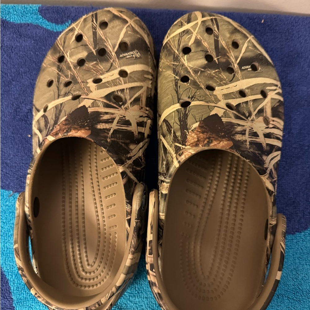 CROCS Green and Brown Water Shoes Camouflage Design